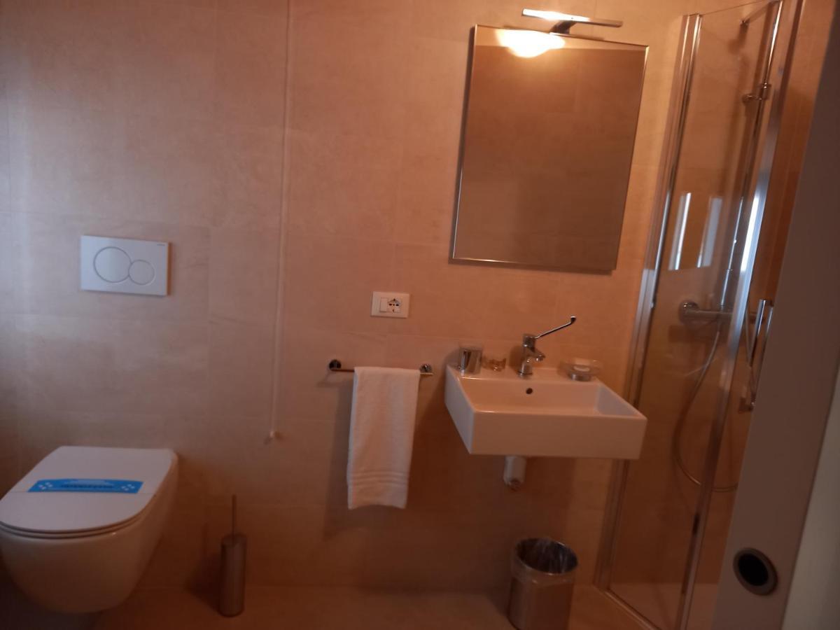 Hotel Italia Sacile Kültér fotó