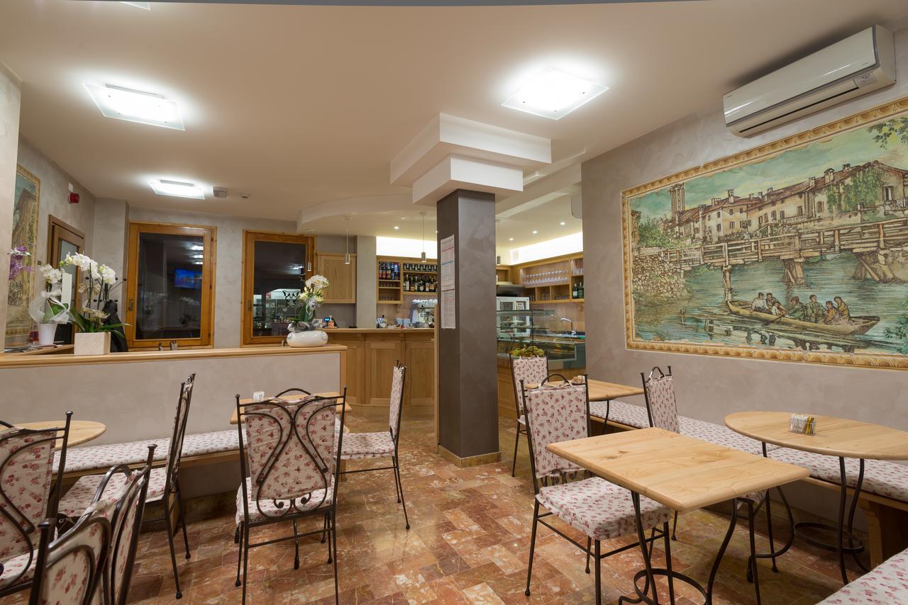 Hotel Italia Sacile Kültér fotó